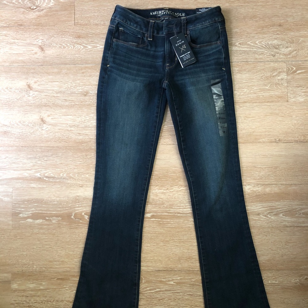 Brand new American Eagle size 2 skinny kick jeans
